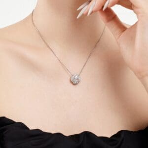 Deluxe Zirconia Clover Necklace